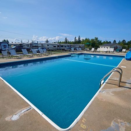 Narrows Too Camping Resort Loft Cottage 12 Трентън Екстериор снимка
